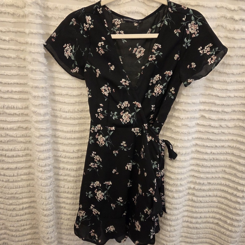 Abercrombie And Fitch Black Foral Flutter‎ Sleeve Wrap Midi Dress Sz Small